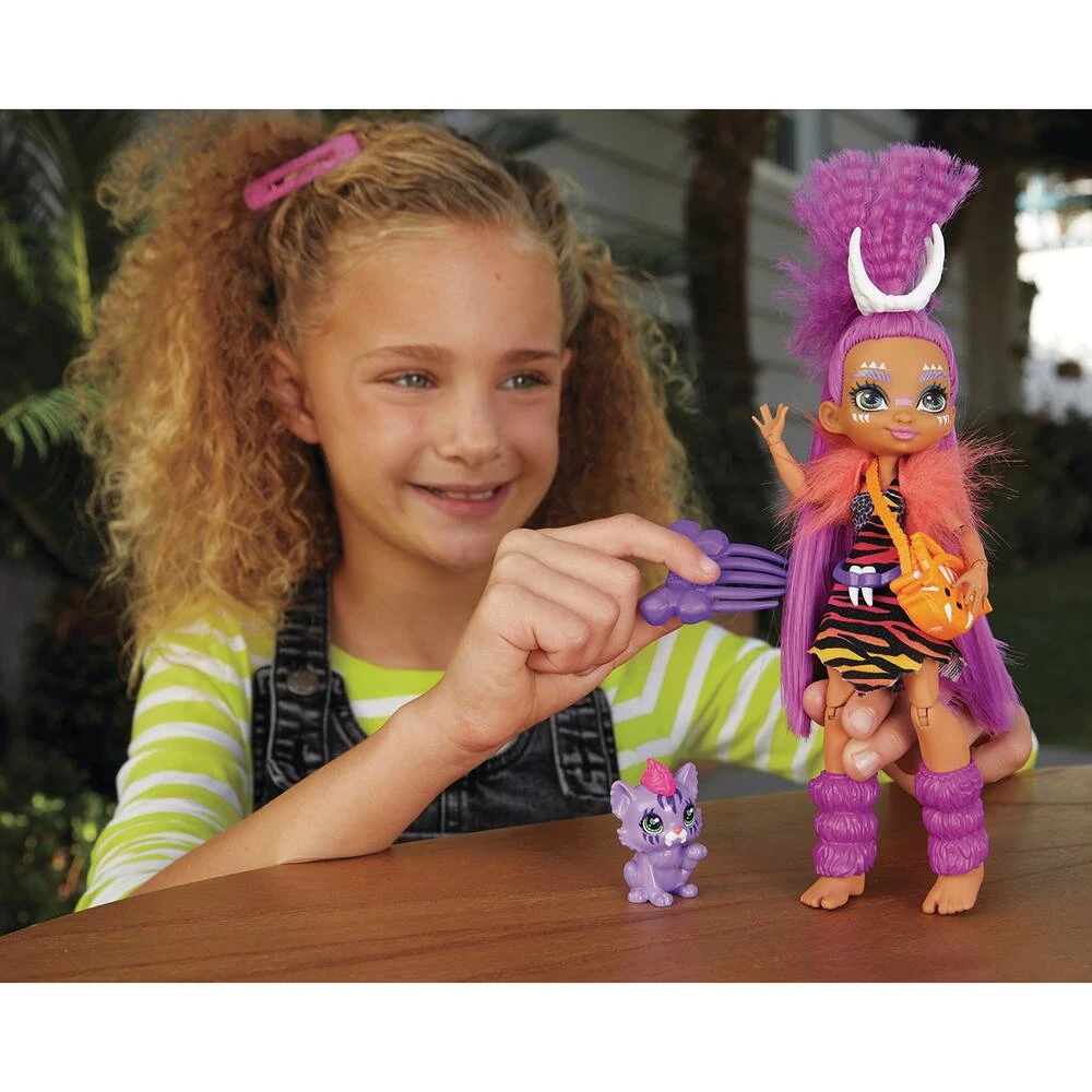MATTEL POUPEE CAVE CLUB ET ACCESSOIRES ROARALAI 20 CM â Image 4